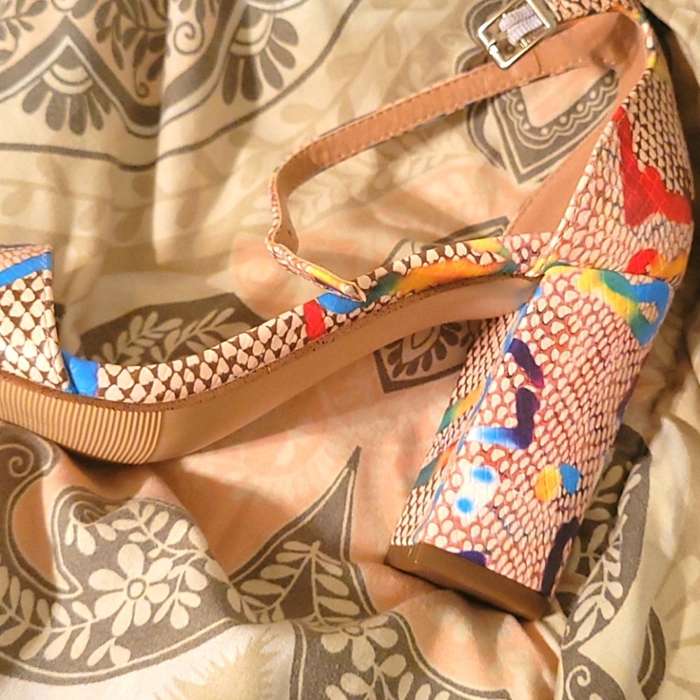 Shoes size 5